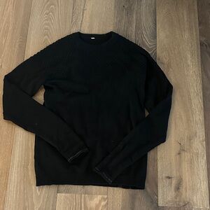 Lululemon black sweater with silver thread size unknown